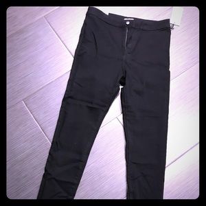 Brand new Forever 21 skinny jeans. With tags.